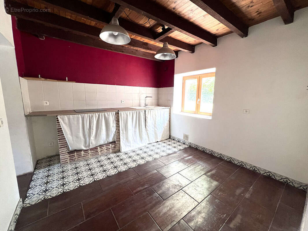 VONNAS : Charmante fermette avec dépendance aménageable et terrain constructible à Vonnas - photo 7