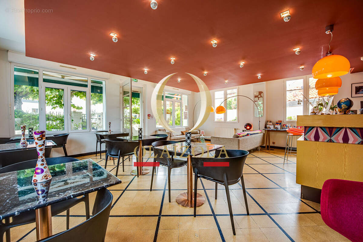 BIARRITZ : Vente des murs et du fonds de commerce d'un hôtel 3 étoiles avec licence IV - photo 5