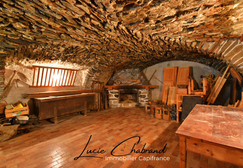 Maison à SAINT-VERAN