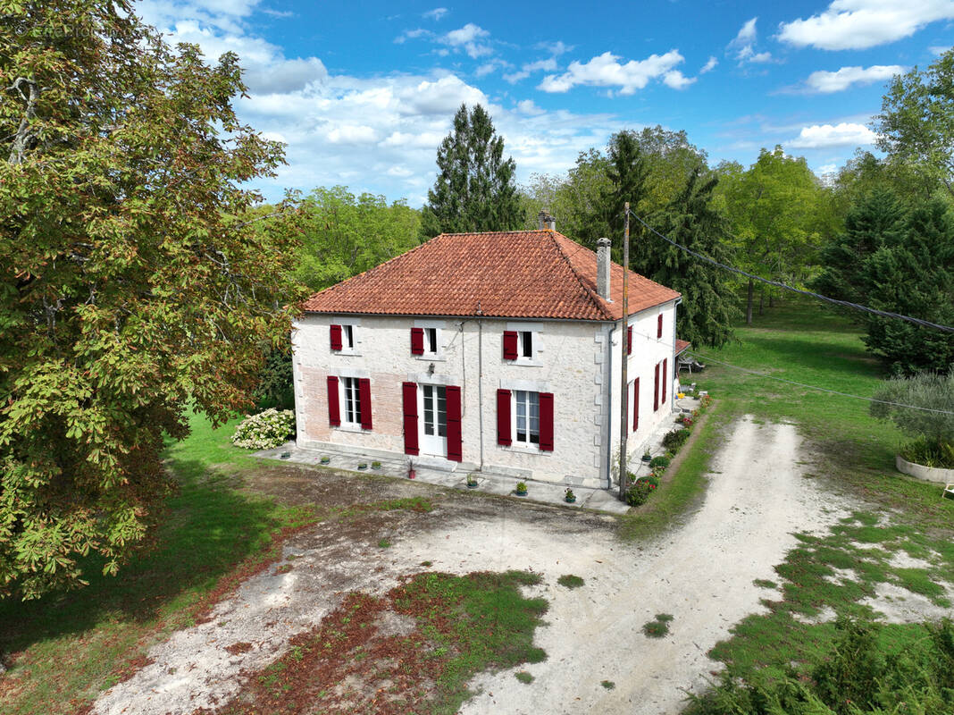 Charmante propriété en piere avec pigeonnier et dépendances - photo 2