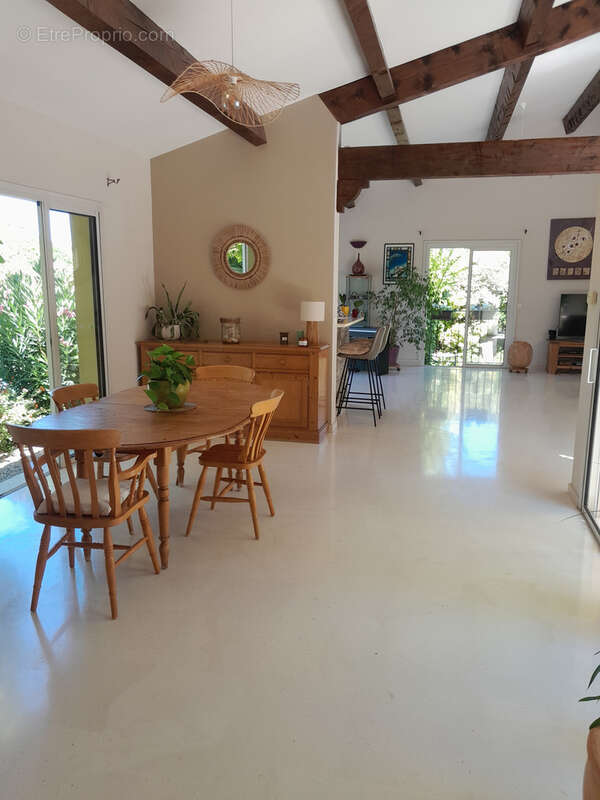 Villa t6 avec piscine et jardin - photo 18
