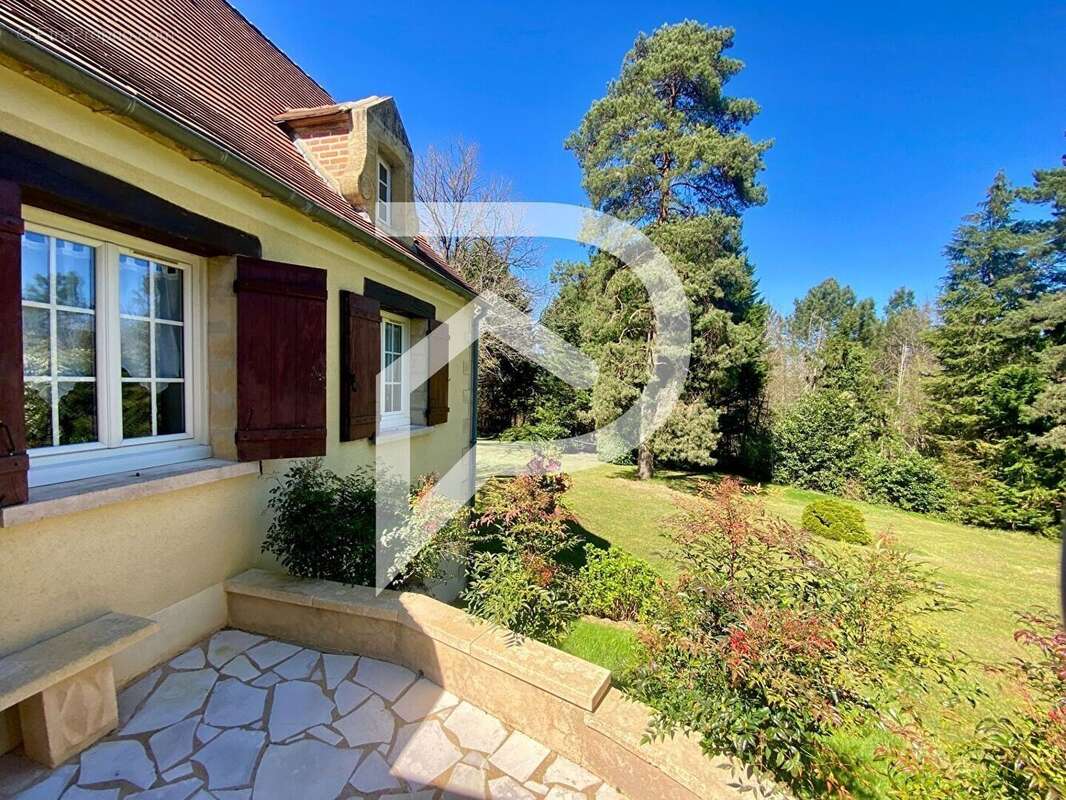 Maison à ROUFFIGNAC-SAINT-CERNIN-DE-REILHAC