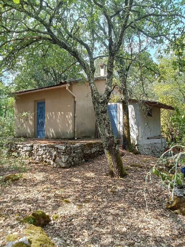 Très beau terrain constructible plein sud. - photo 7