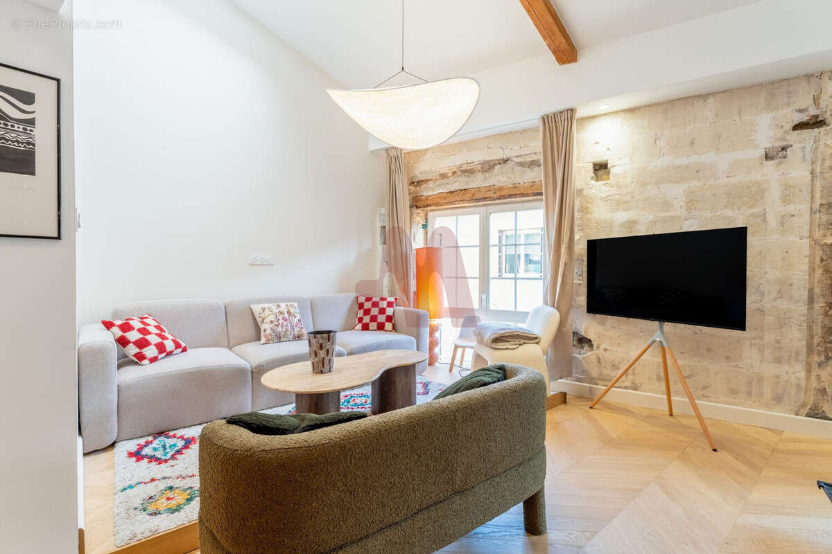 Appartement à VILLENEUVE-LES-AVIGNON