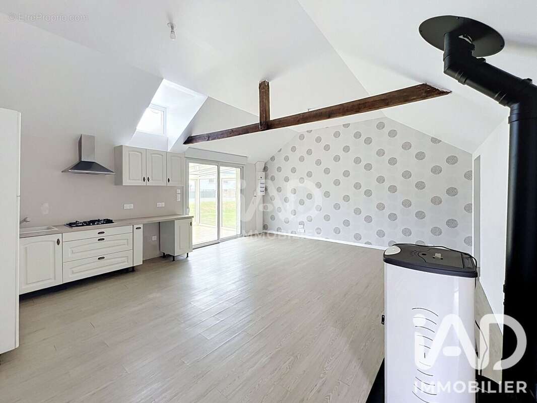 Maison 88 m² à Cogles  - photo 2
