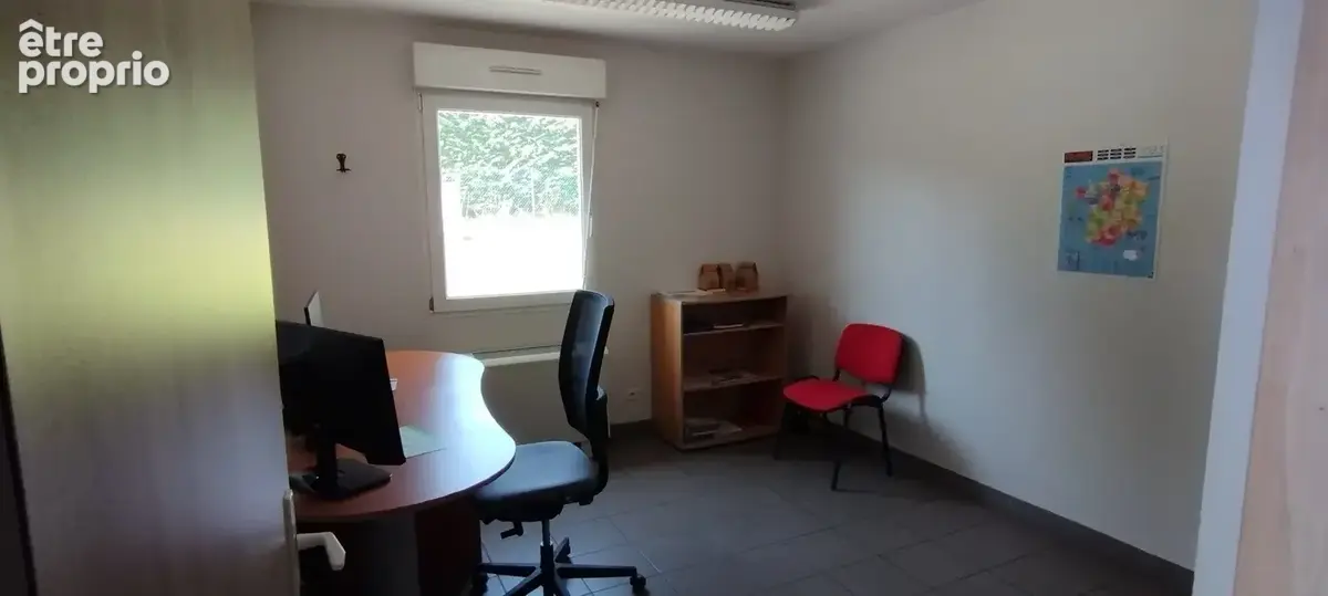 Commerce 880 m² à vendre à Saint-Donat-Sur-L'herbasse (26260) - photo 9