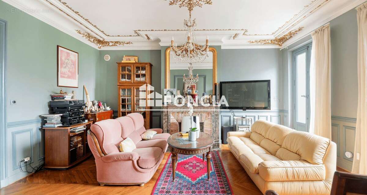 Appartement à PARIS-10E