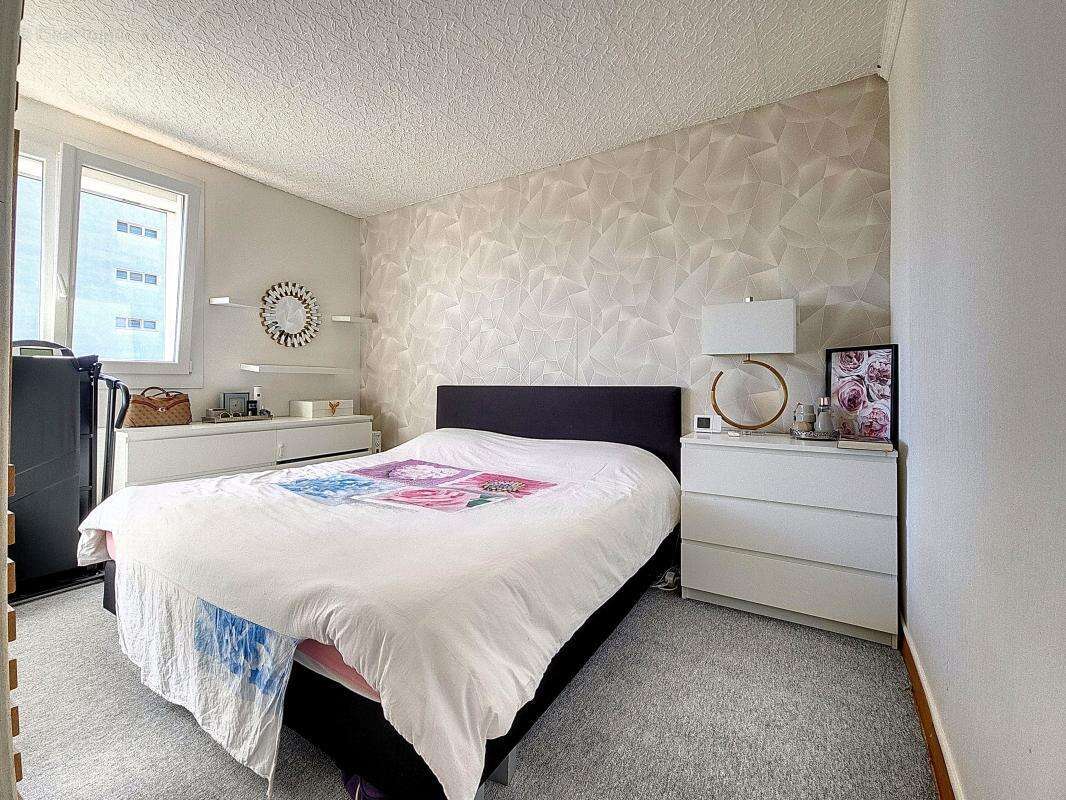 Appartement à CHENOVE