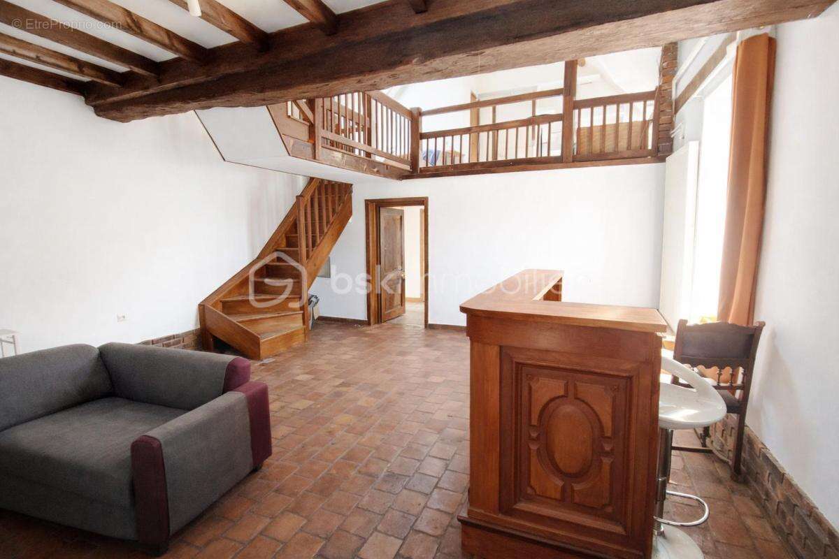 Charme de l’ancien & beaux volumes à Monéteau – Maison 175 m² avec jardin - photo 4