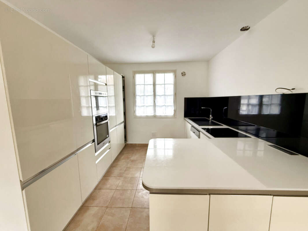 Maison à MORAINVILLIERS