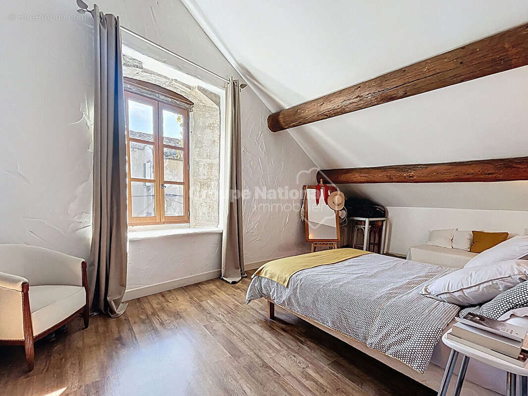 Maison à LA BAUME-DE-TRANSIT