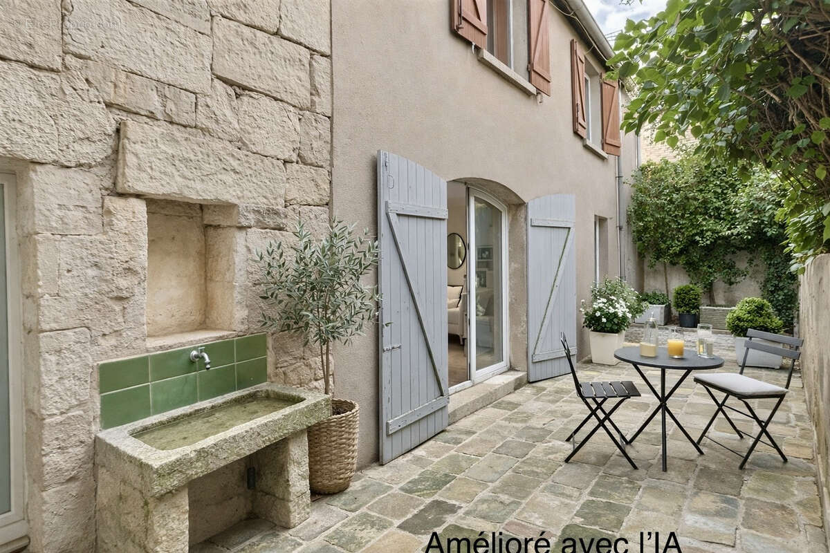 Maison à SAINT-BRES