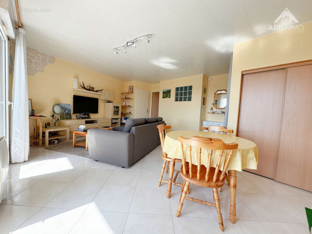 Appartement à THOIRY