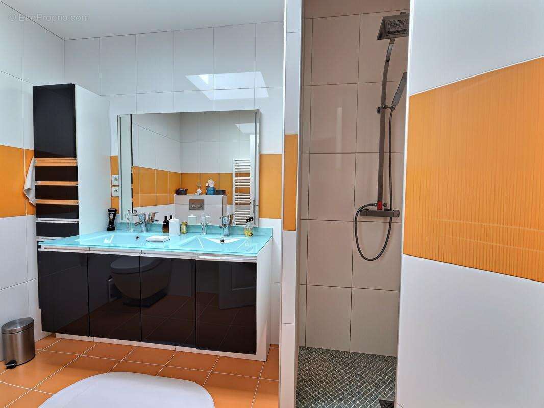 Maison 96 m² à Saint-Vivien  - photo 11