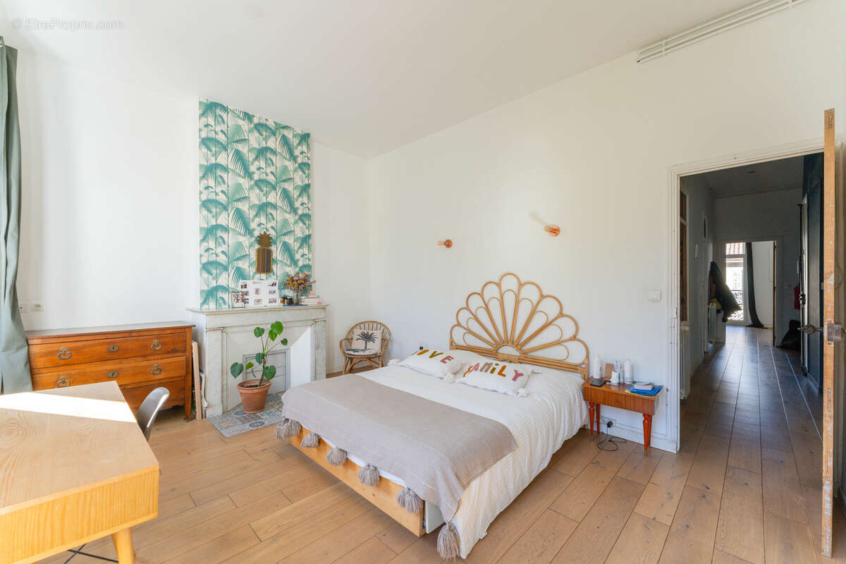 Appartement à MARSEILLE-6E