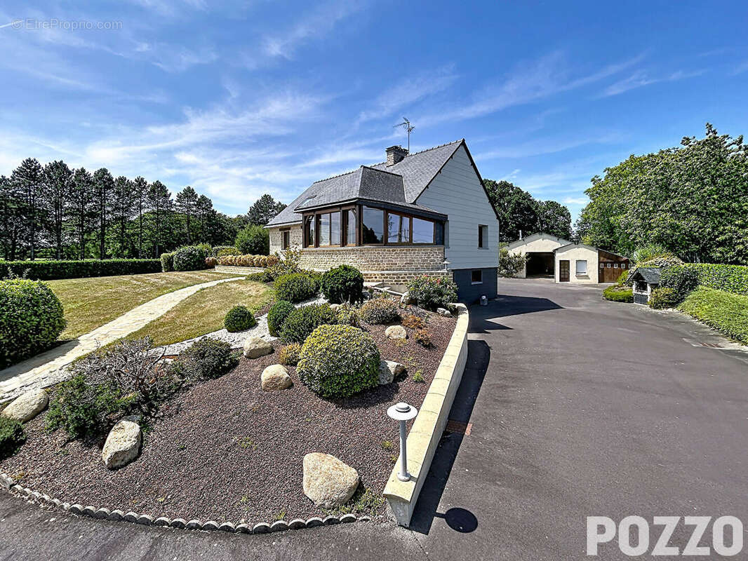 Maison avec grand sous-sol, dépendances de 275 m² et espace bien-être - photo 2