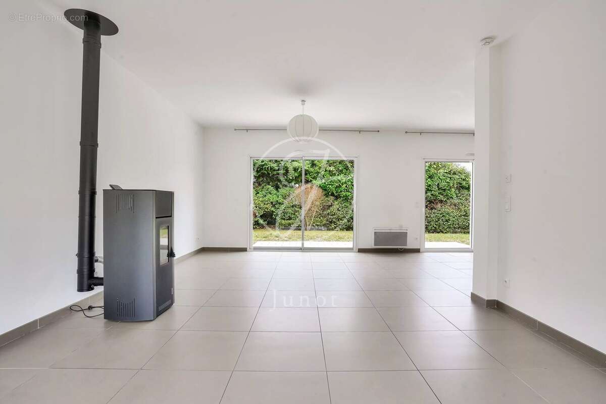 Maison à CROISSY-SUR-SEINE