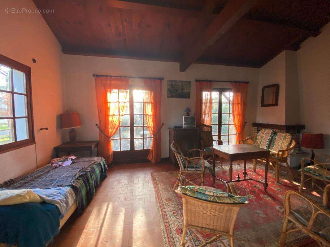 Maison à LES MATHES