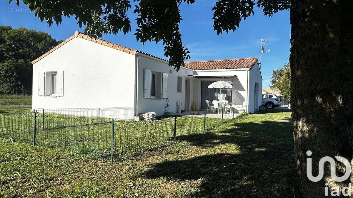 Photo 1 - Maison à CHAMPAGNOLLES