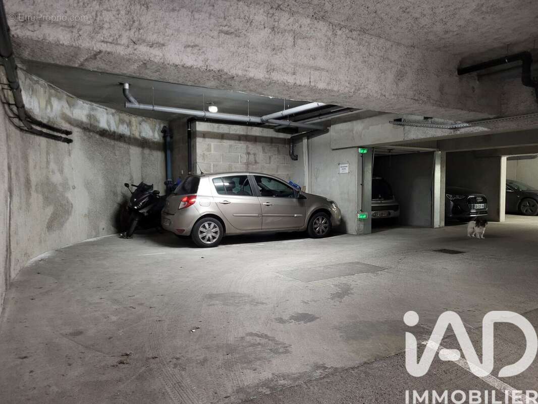 Photo 3 - Parking à LA ROCHELLE
