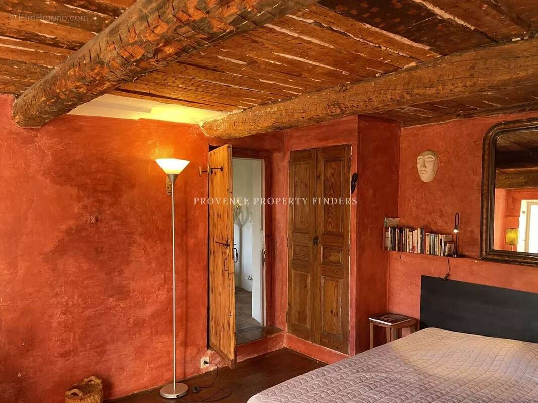 Maison à VILLECROZE