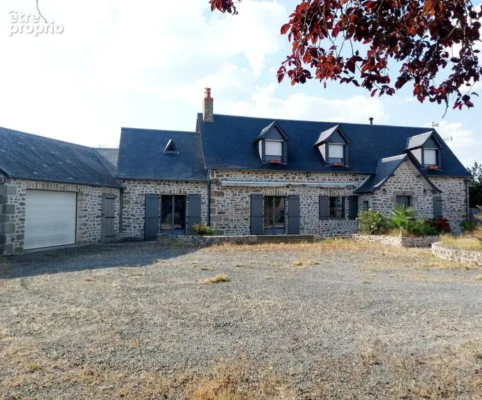 Maison à JUBLAINS