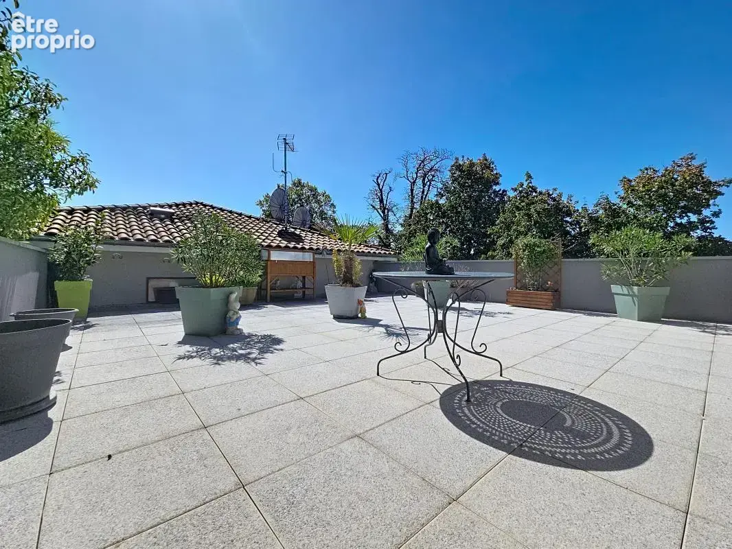 Appartement - 2 Chambres - Terrasse - Dernier étage - Garage - Place de parking - Proche commerces - photo 4