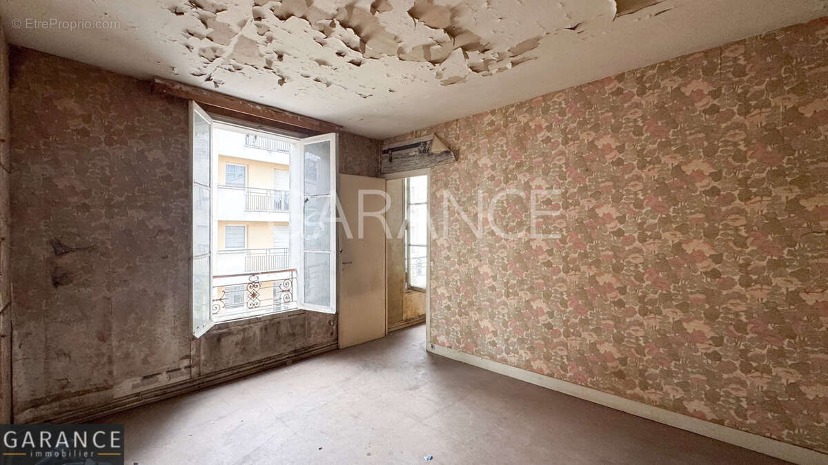 Appartement à PARIS-14E