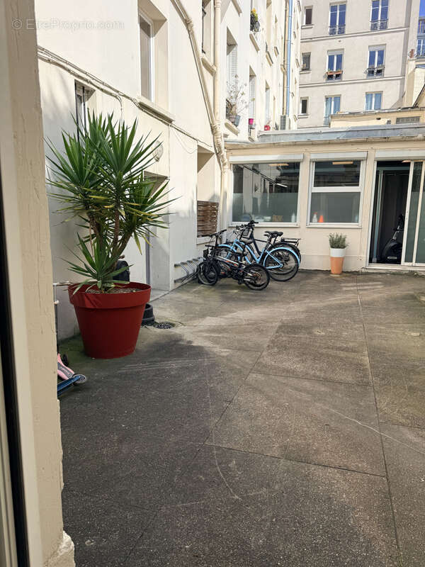 Commerce à PARIS-11E