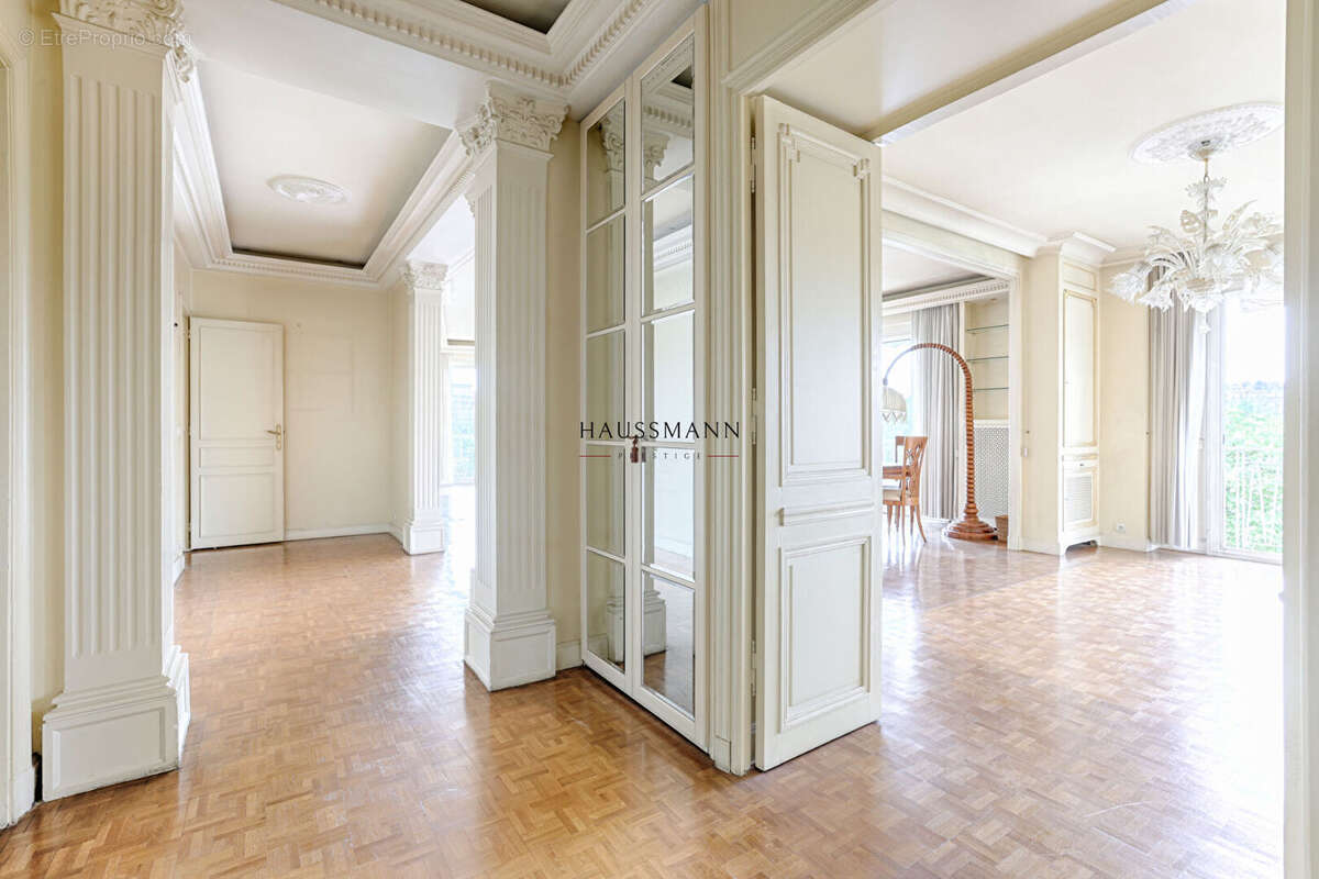 Appartement à NEUILLY-SUR-SEINE