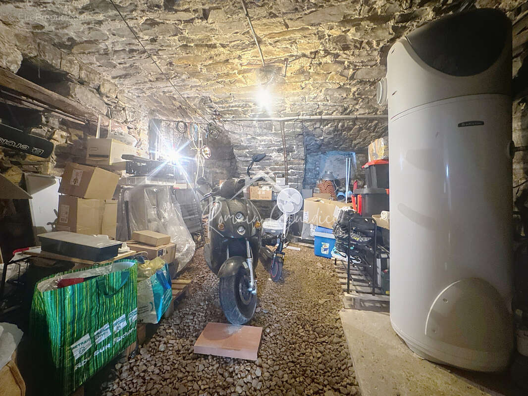 Maison à SAINT-GEORGES-DE-LUZENCON