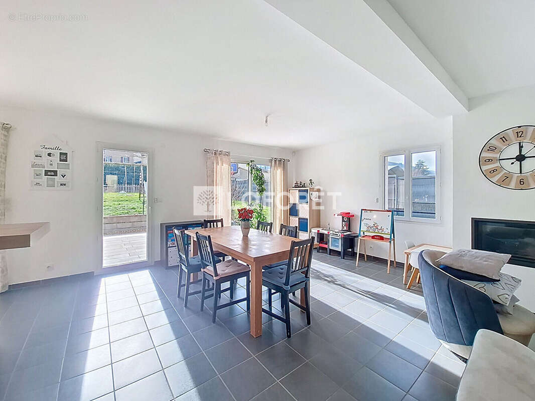 Maison à BELLEVILLE