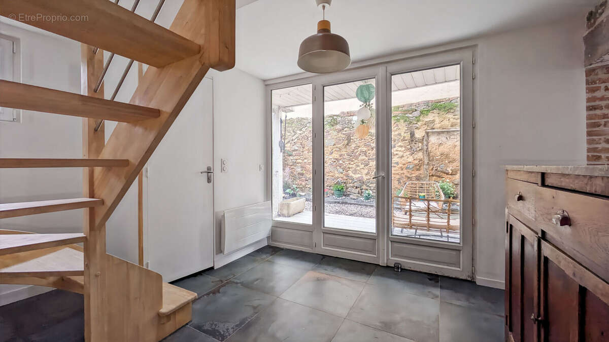 Maison à LA CHAPELLE-AUX-FILTZMEENS