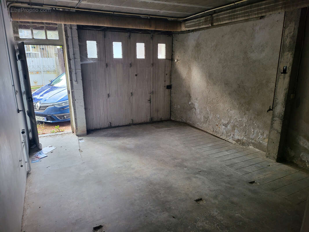 Immeuble avec commerce et logement - photo 3