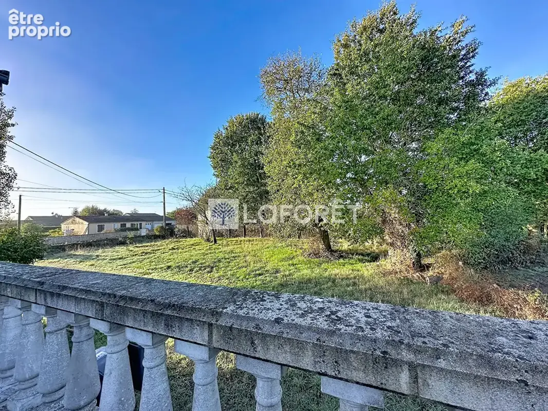 Maison avec beau potentiel, 4 chambres et double garage - La Peyratte - photo 6