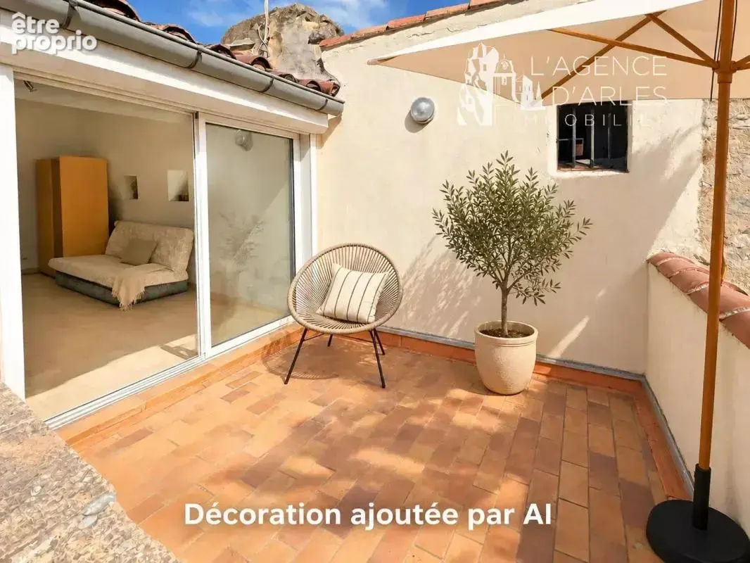 Arles centre historique – Dernier étage, studio lumineux avec terrasse sans vis-à-vis - photo 2