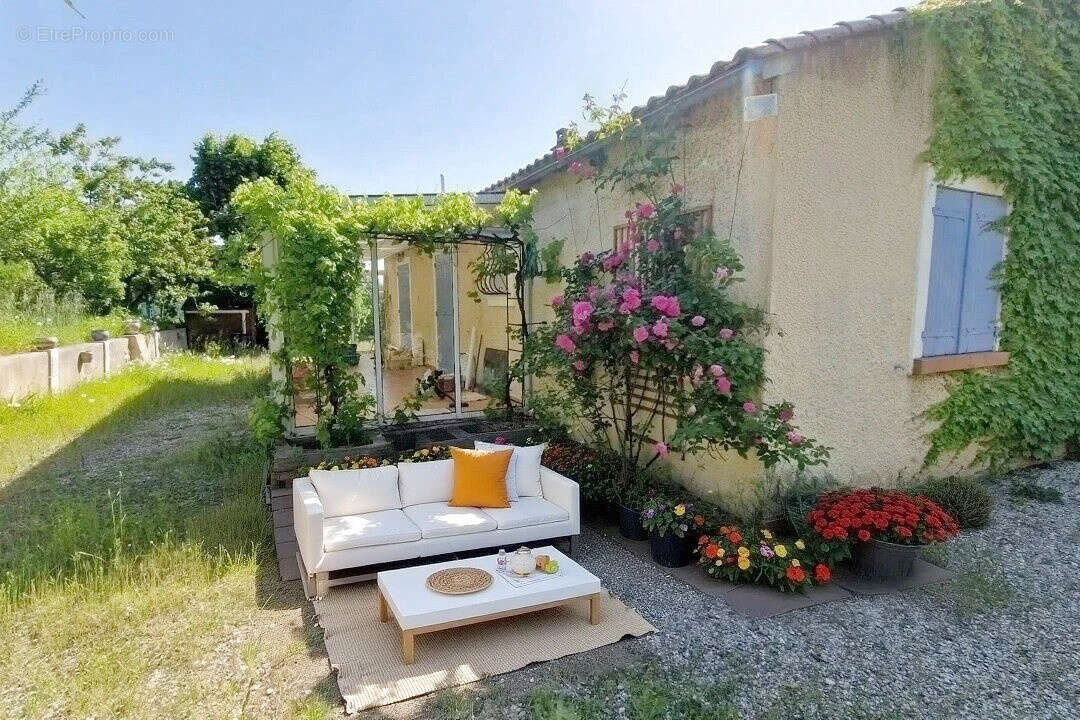 Maison à CRUVIERS-LASCOURS