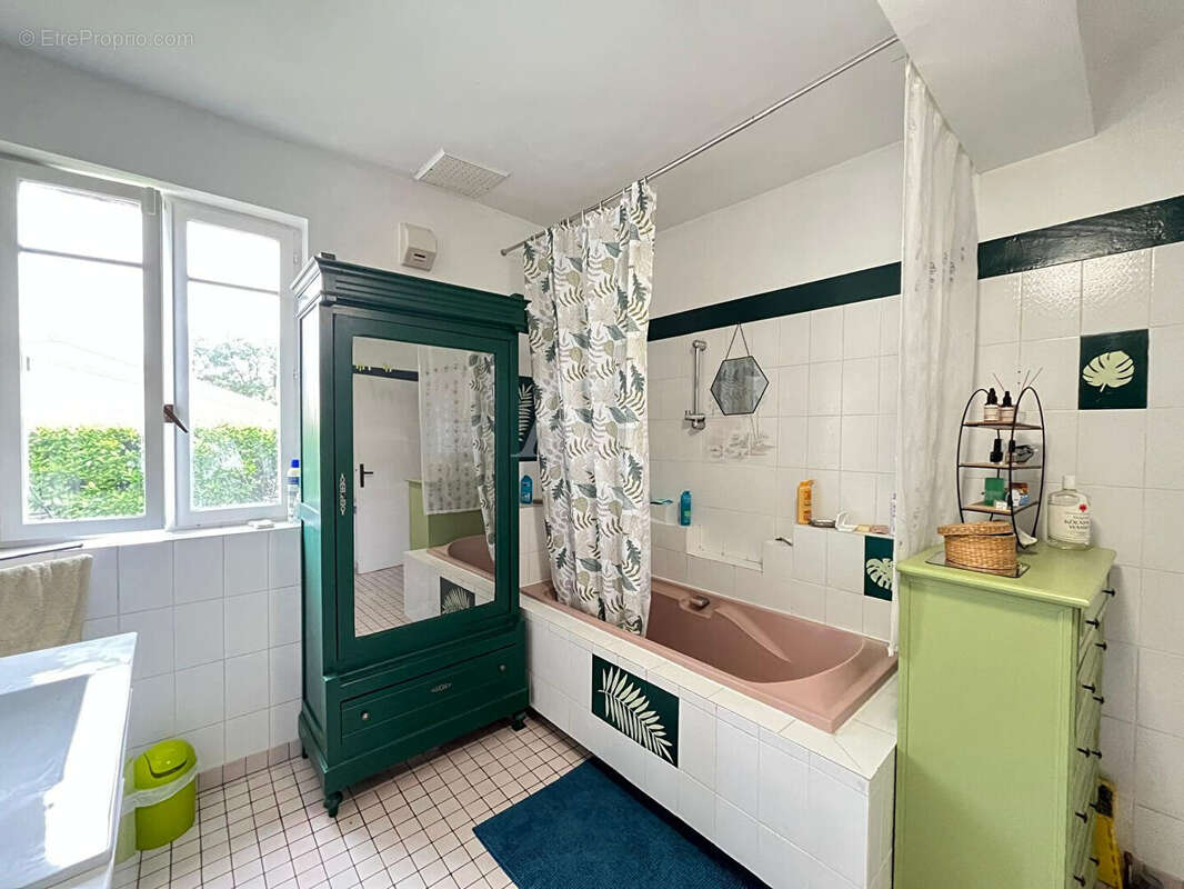 Grande maison de 200m² avec 5 chambres et dépendances sur St-Sulpice ! - photo 4