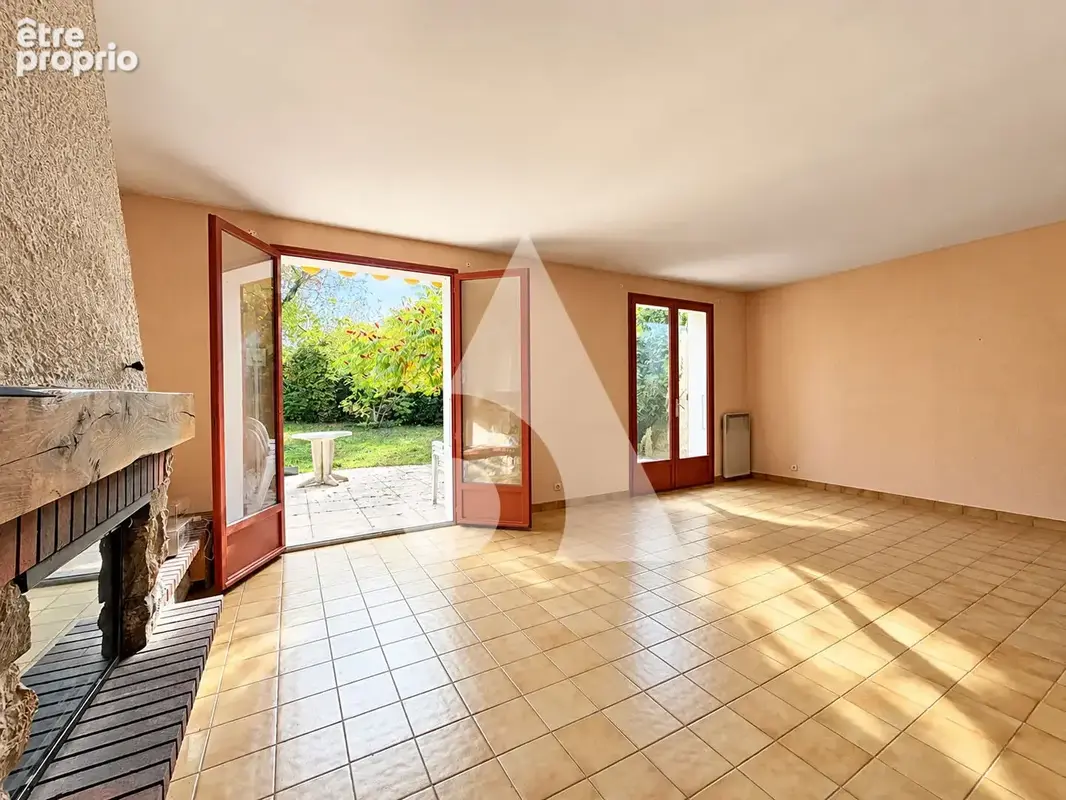 MOUXY  Maison mitoyenne avec jardin et beau potentiel - photo 9