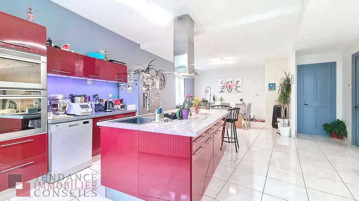 Maison à SAINT-ETIENNE-DES-OULLIERES