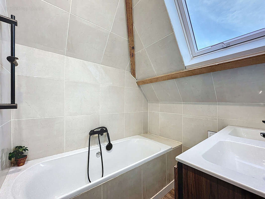 Maison à TASSIN-LA-DEMI-LUNE