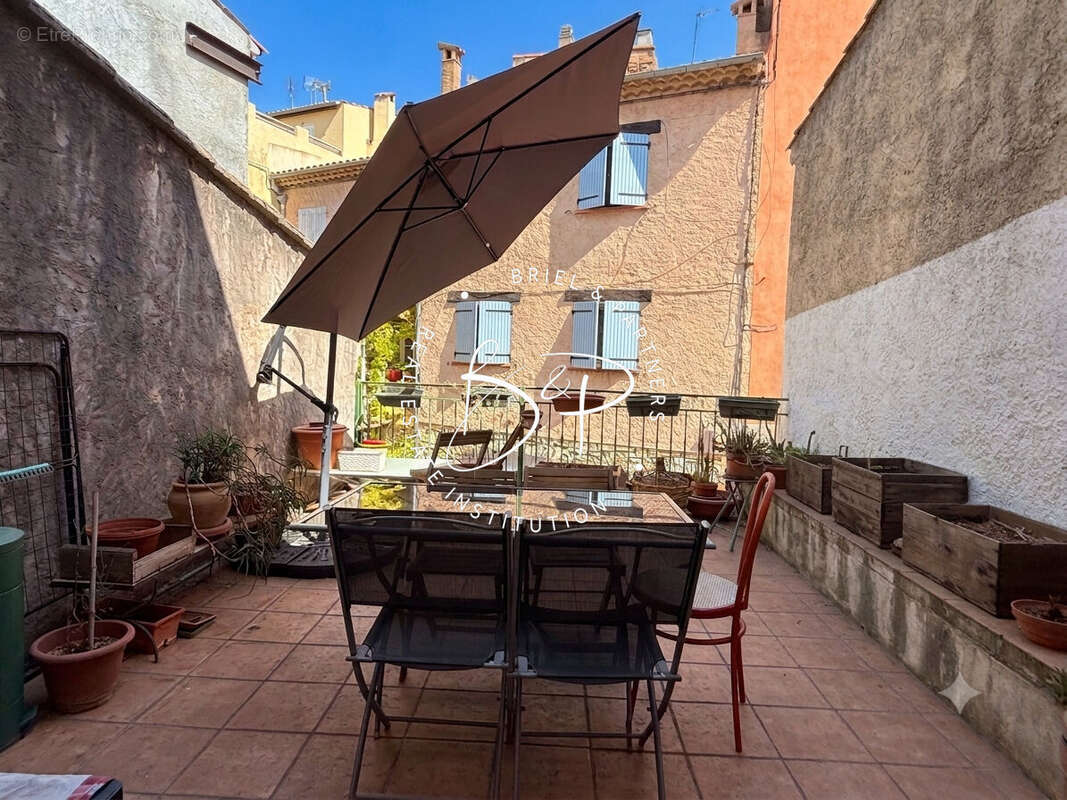 Appartement à LORGUES