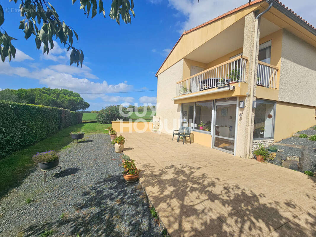 Maison à FONTENAY-LE-COMTE