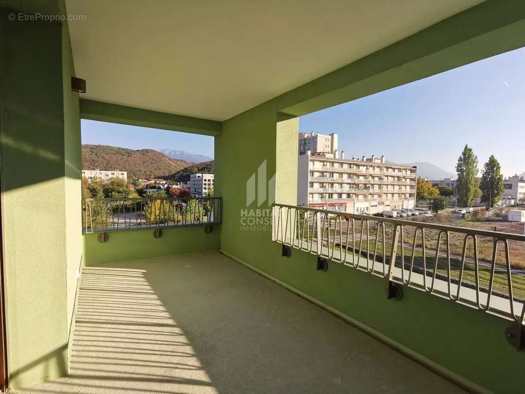Appartement à LE PONT-DE-CLAIX
