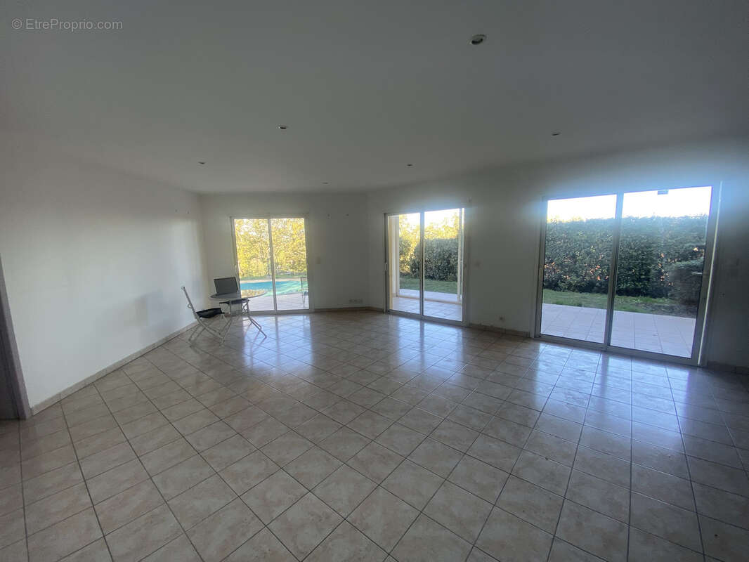 Maison à LACROIX-FALGARDE