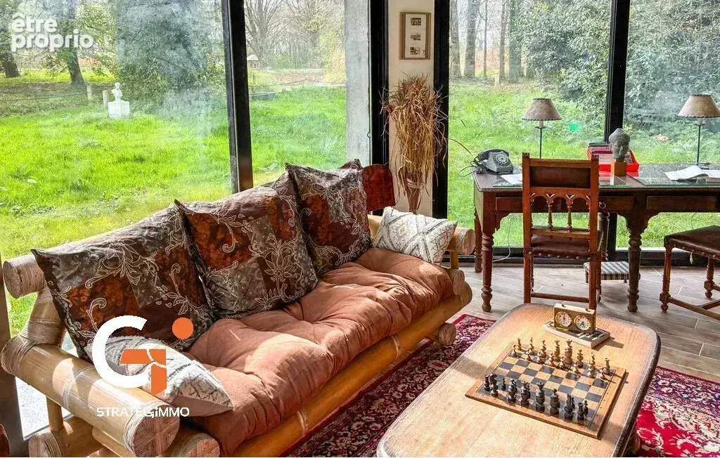 Château du XVIIe siècle – 2 000 m² – 4,5 ha – Dépendances - photo 12