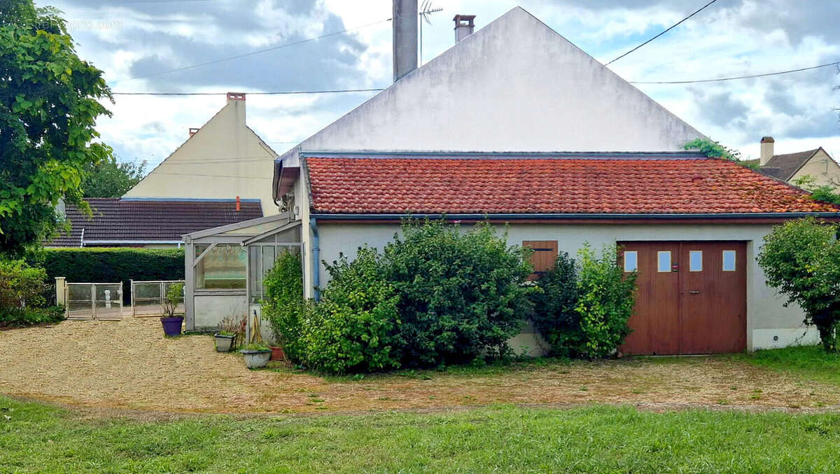 Maison à BRAGNY-SUR-SAONE