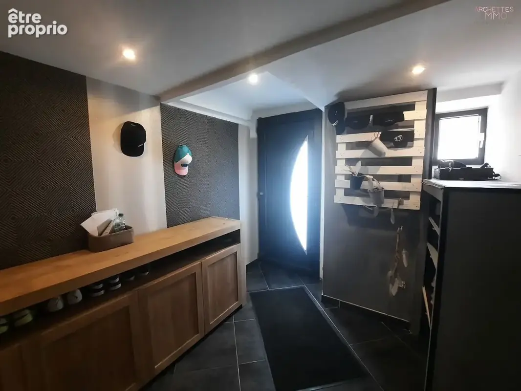 Maison 173 m² à Arches  - photo 2