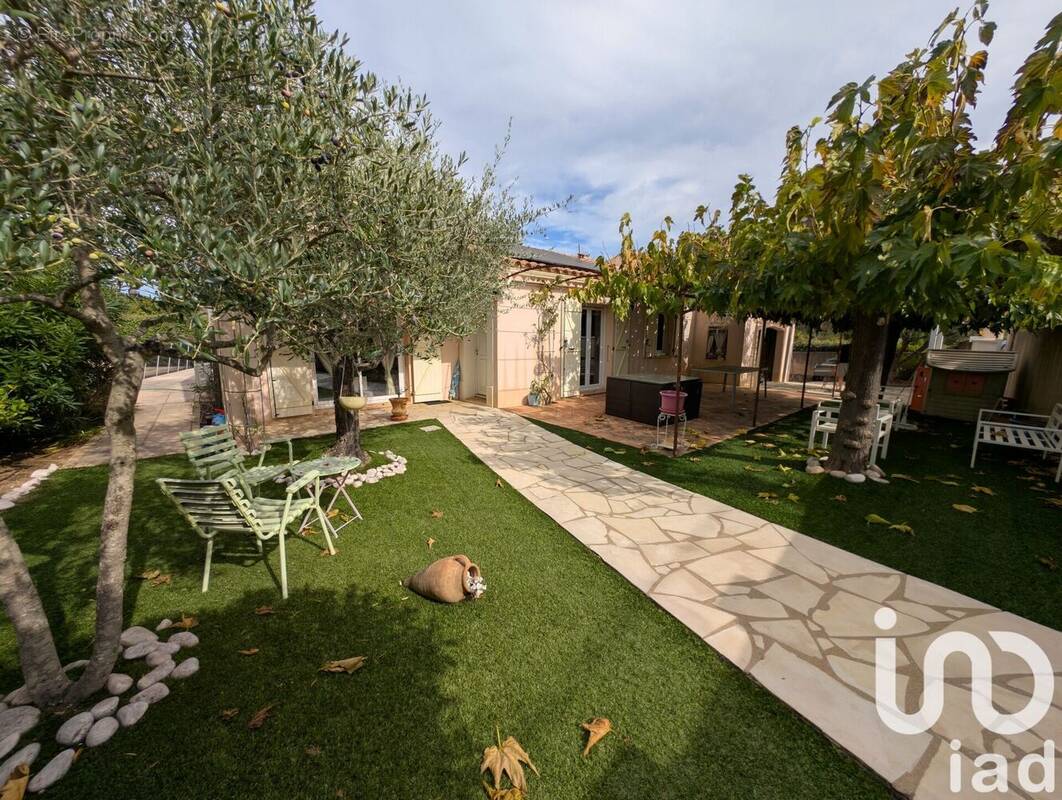 Photo 1 - Maison à COGOLIN