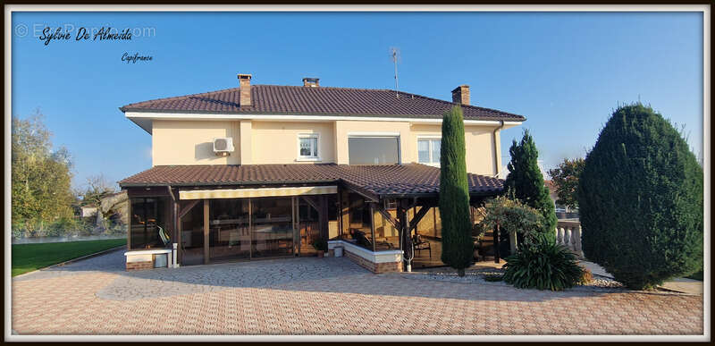 Maison à BAGE-LA-VILLE